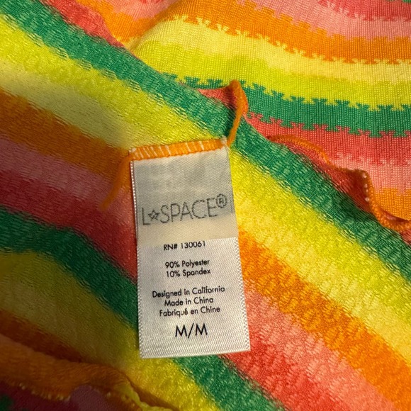 L*Space Under the Sun Wildflower Top NWOT Size Medium - Picture 7 of 7